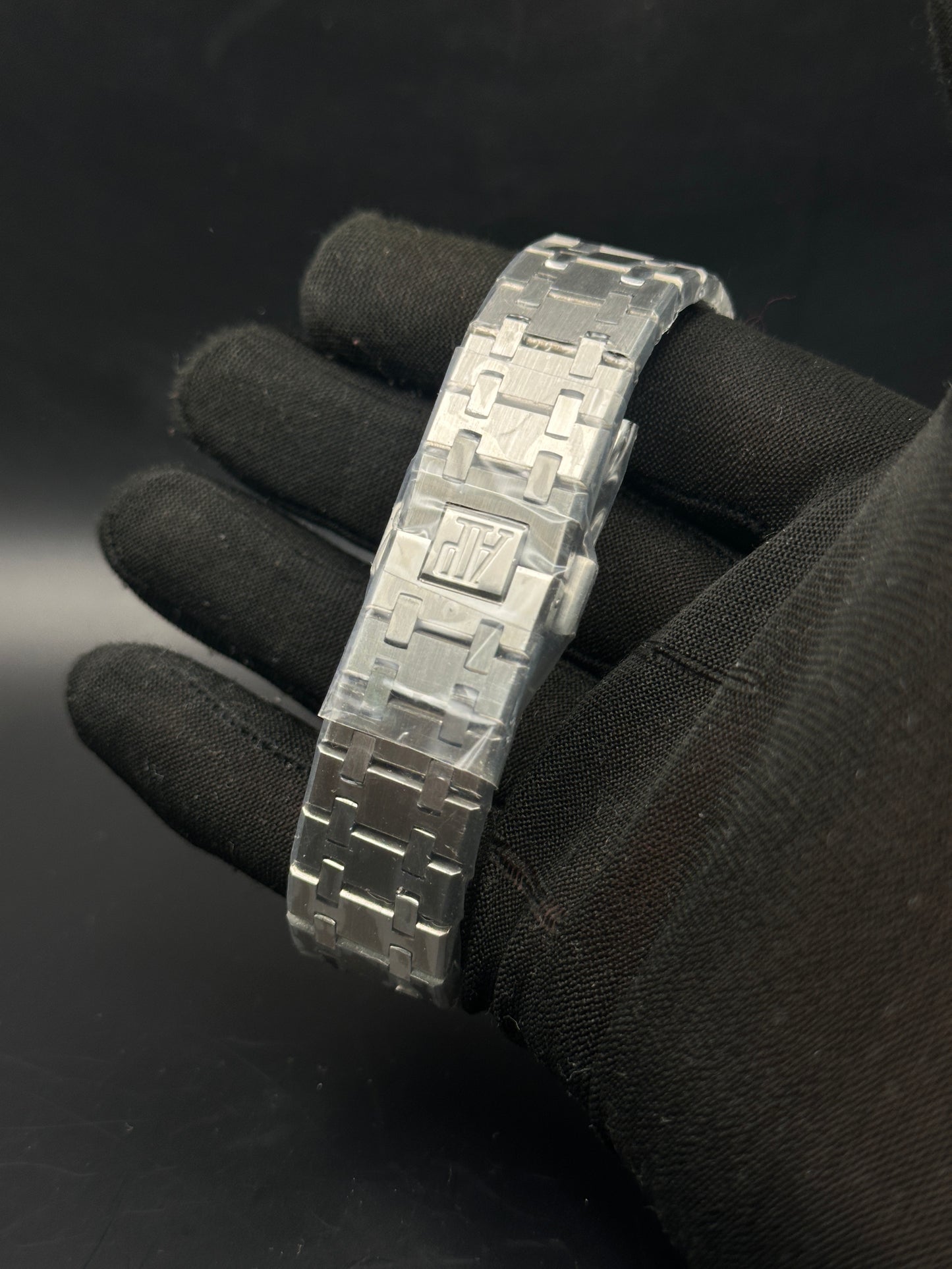 AP - Silver Black Plain - AAA Quality